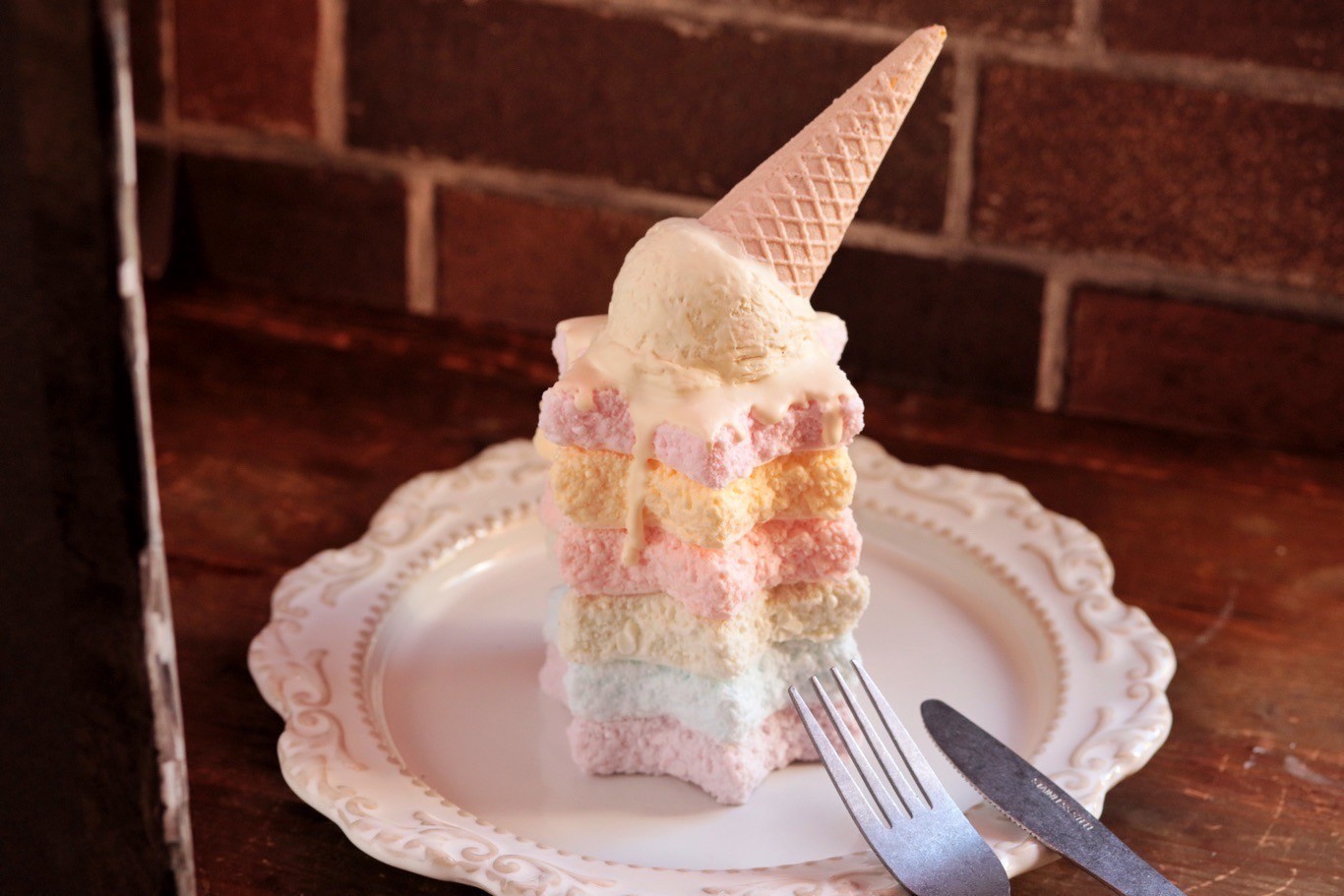 レインボーケーキのスマホスタンド